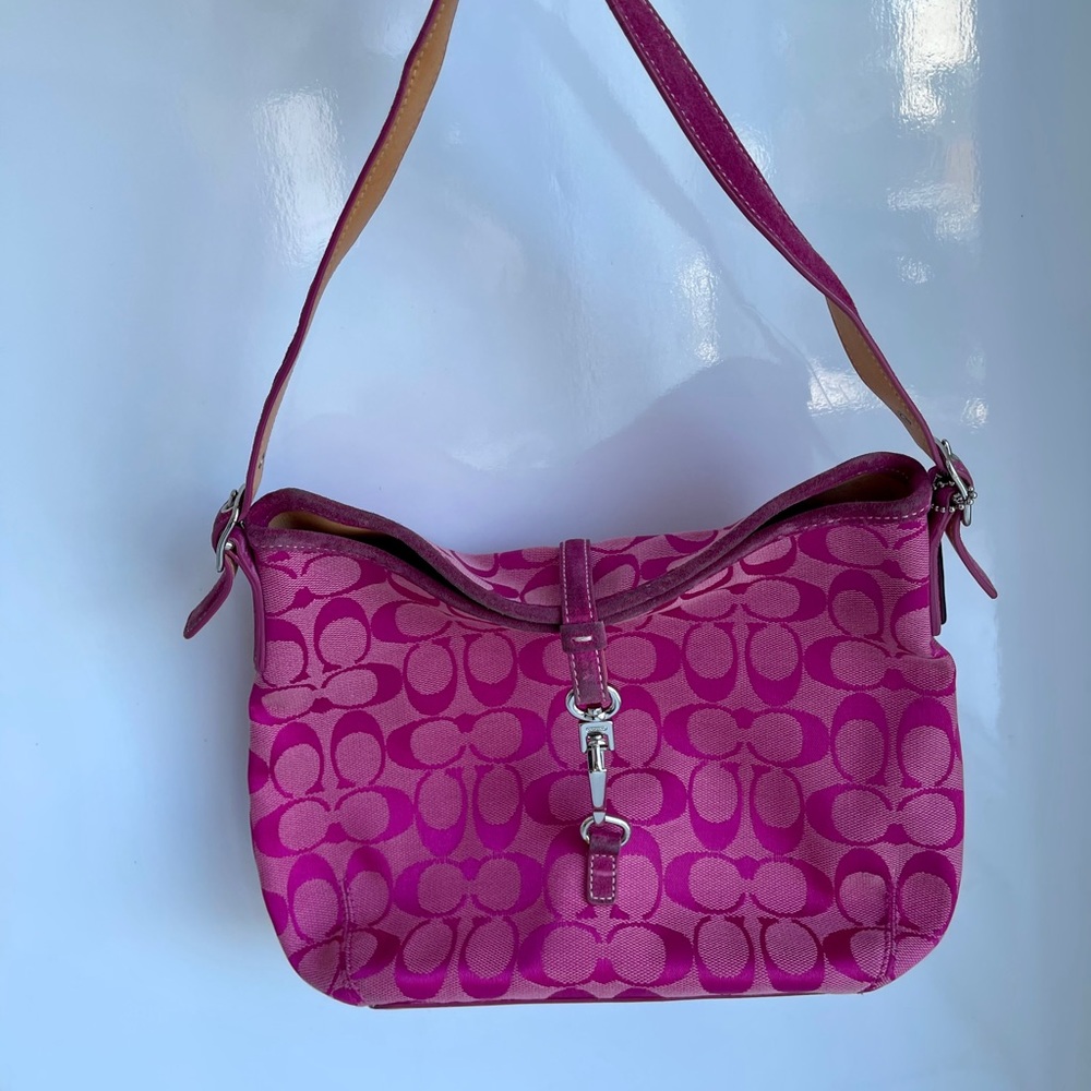 Fuchsia Pink COACH Signature Handbag 💞